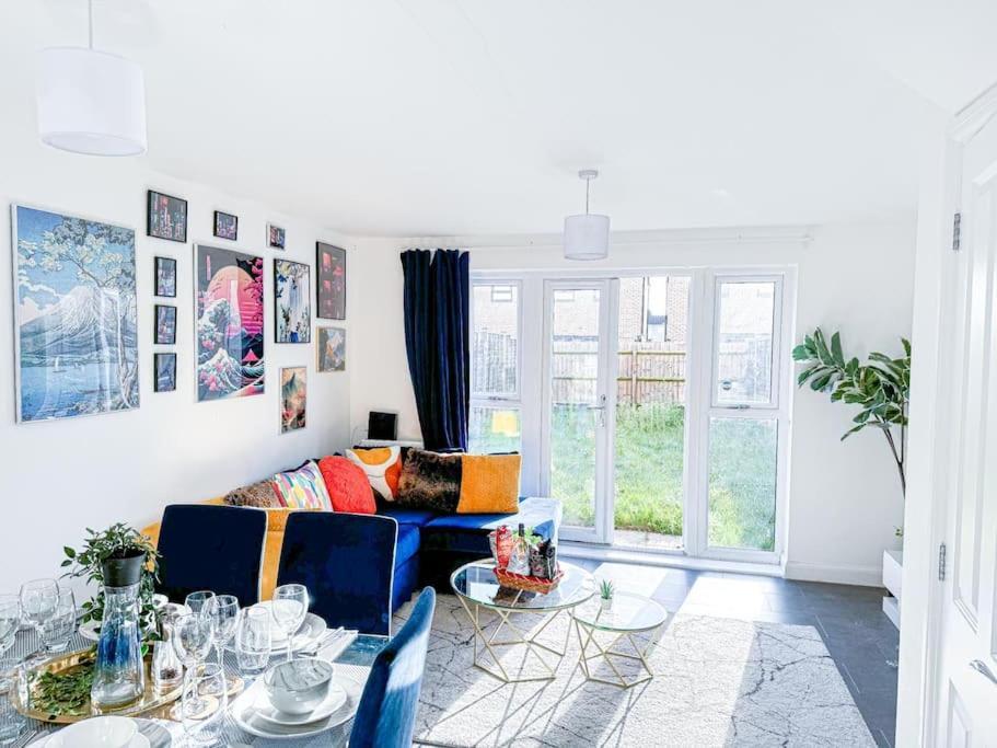 Contractors, Families, Tourists & Groups Welcome Sleeps Upto 9, Garden, Pet Allowed, Parking Included! Birmingham Dış mekan fotoğraf