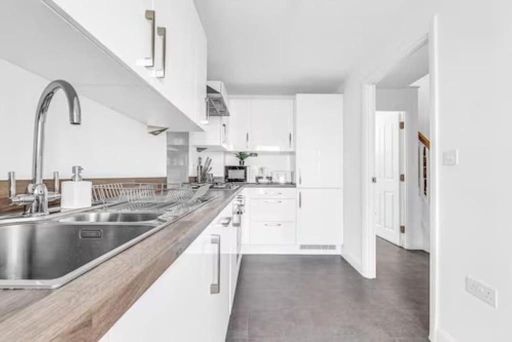 Contractors, Families, Tourists & Groups Welcome Sleeps Upto 9, Garden, Pet Allowed, Parking Included! Birmingham Dış mekan fotoğraf